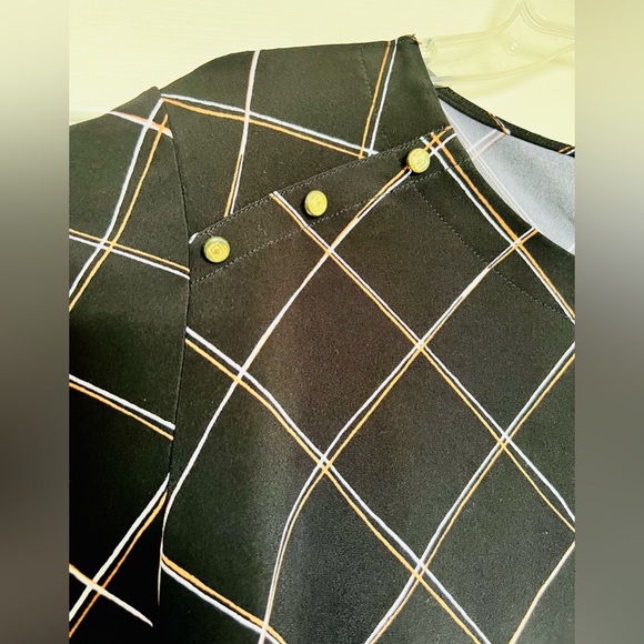 Patterned Blouse - Picture 4 of 7